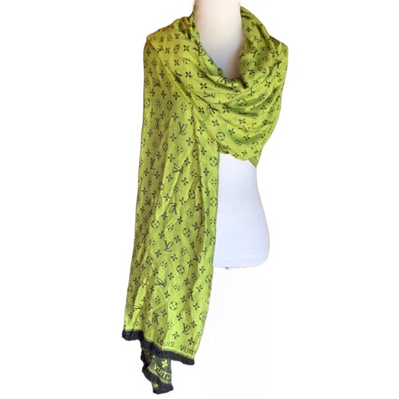 💚LV Monogram Classic Shawl 💚 - Picture 6 of 11